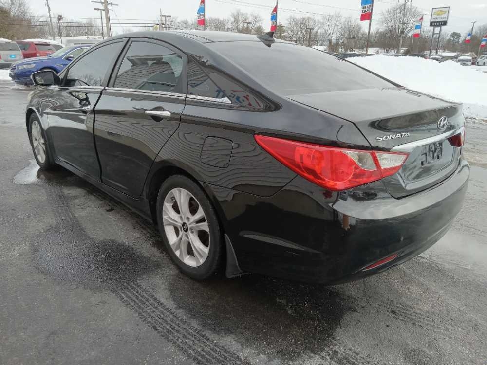 HYUNDAI SONATA LIMITED; SE