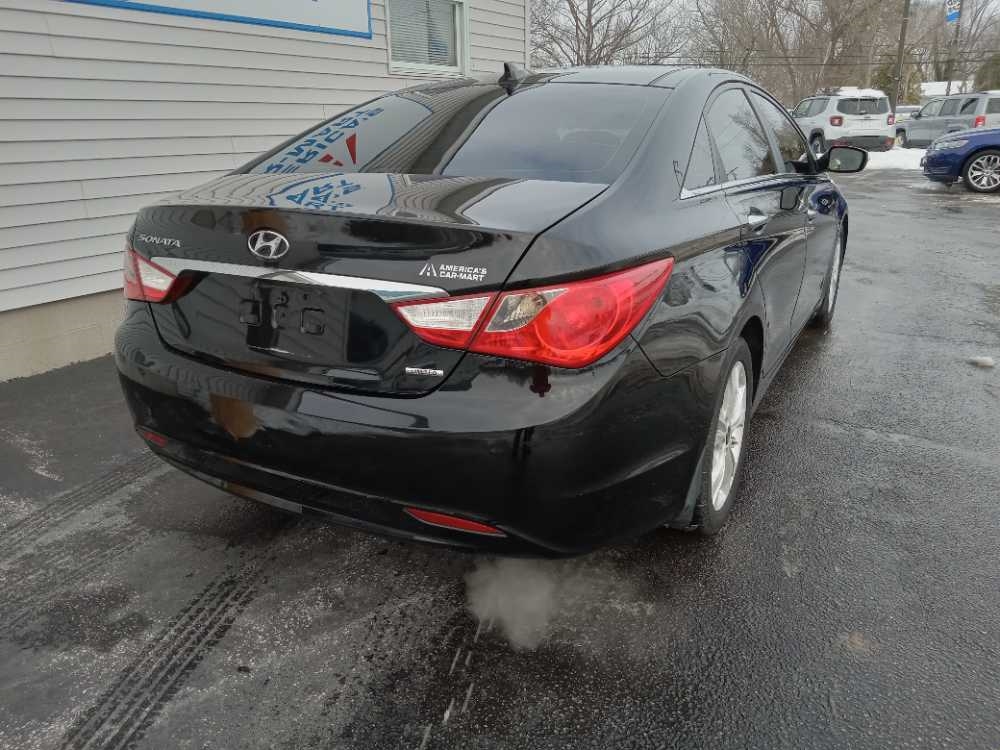HYUNDAI SONATA LIMITED; SE