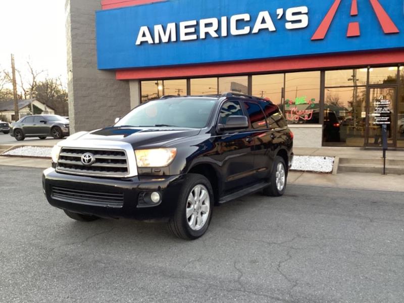 2010 Toyota Sequoia SR5's photo