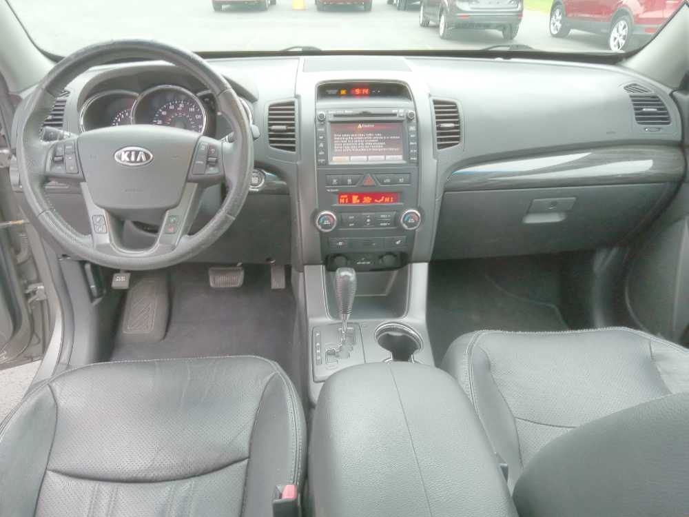 KIA SORENTO EX; LX