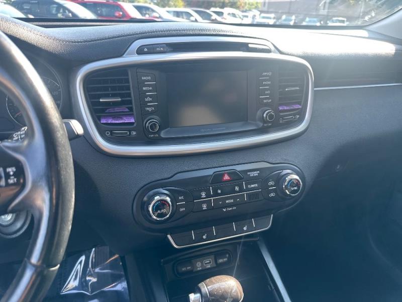 Image of 2018 Kia Sorento LX
