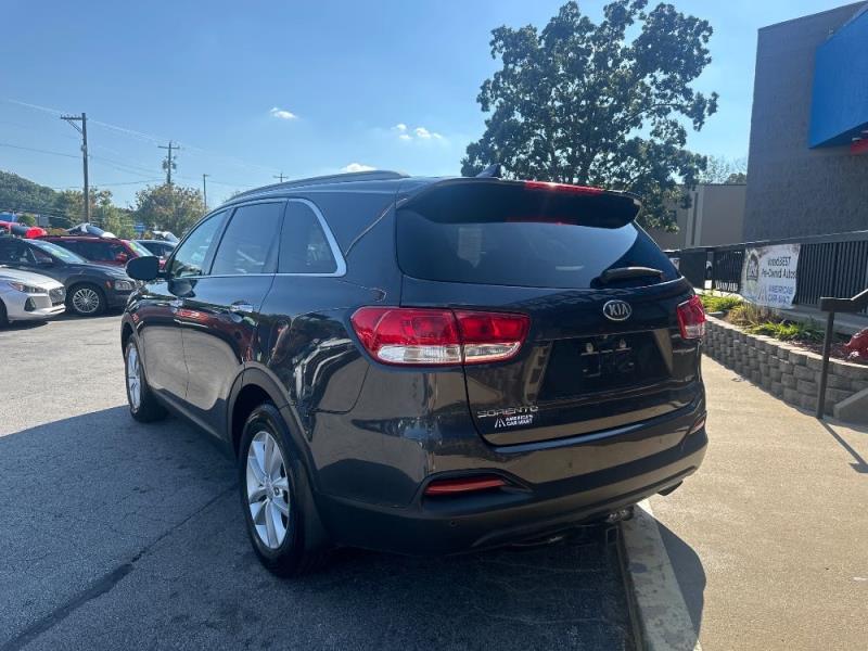 Image of 2018 Kia Sorento LX
