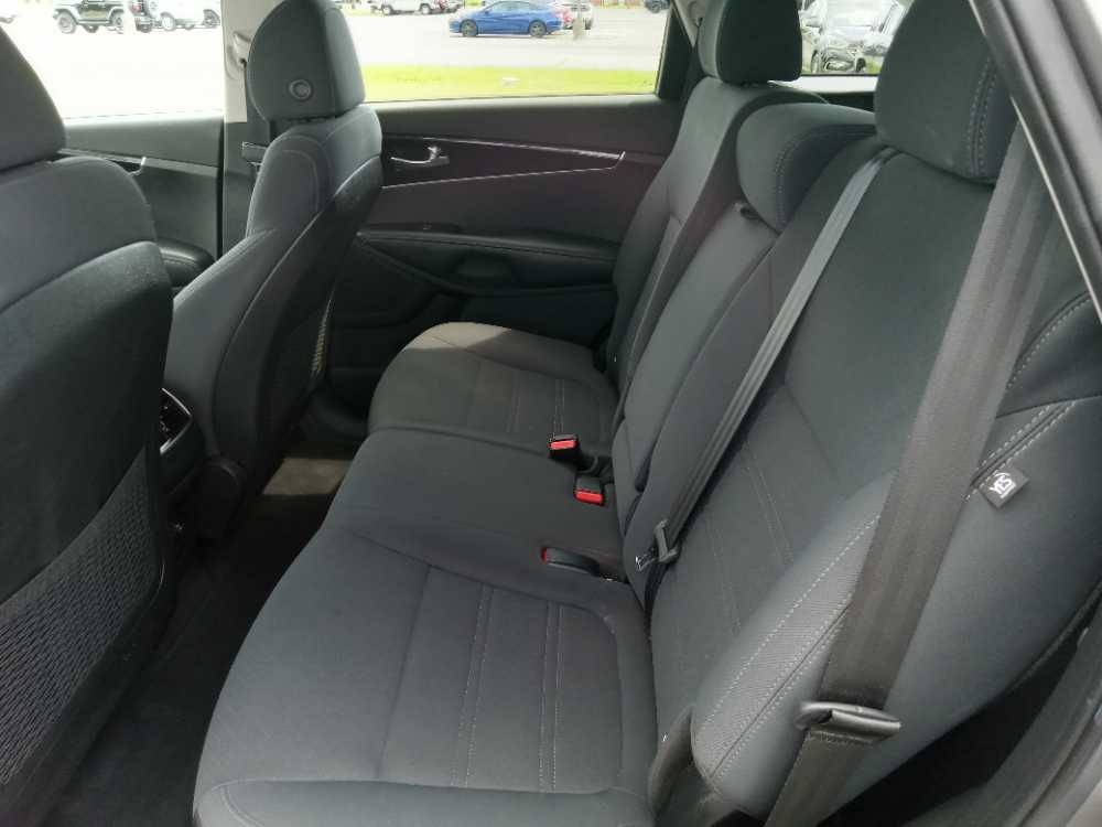 KIA SORENTO LX; L
