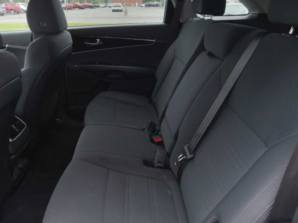 KIA SORENTO LX; L