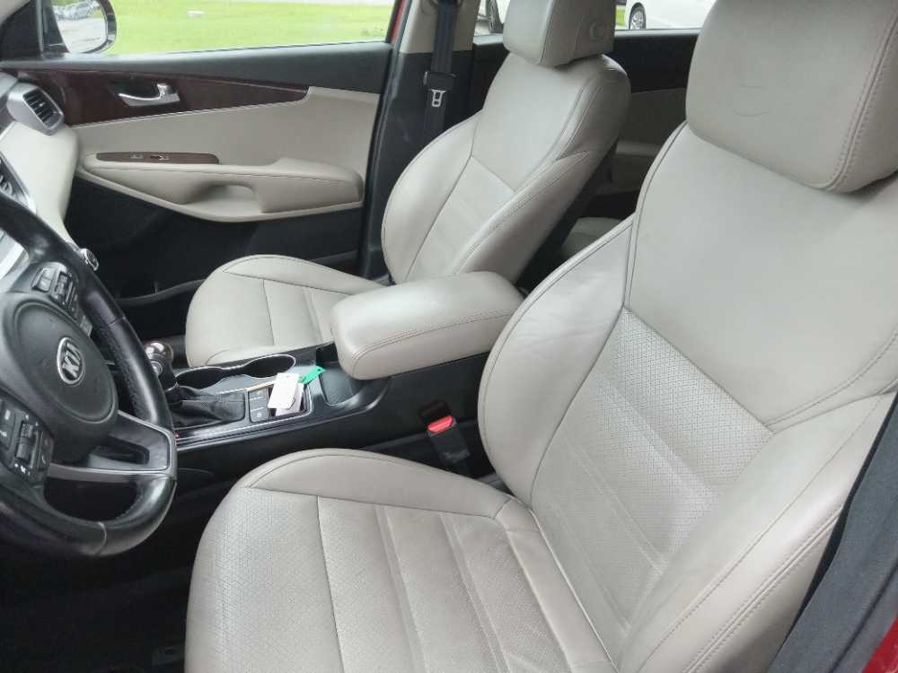 KIA SORENTO LX; L