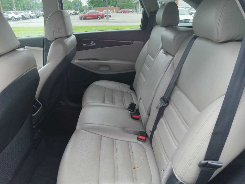 KIA SORENTO LX; L