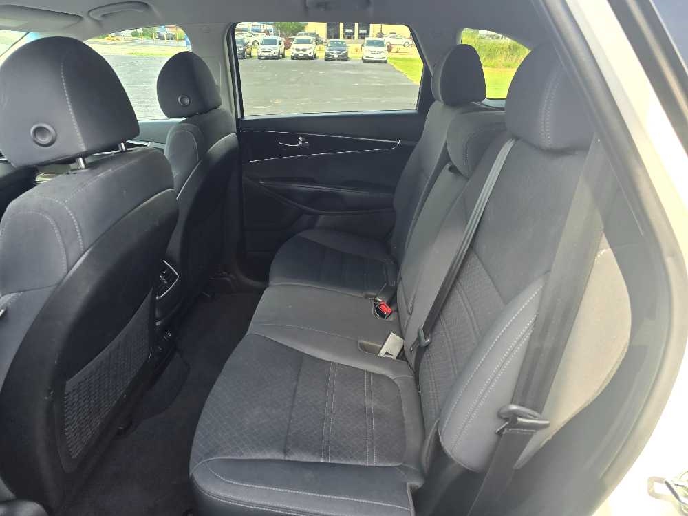 KIA SORENTO LX; L