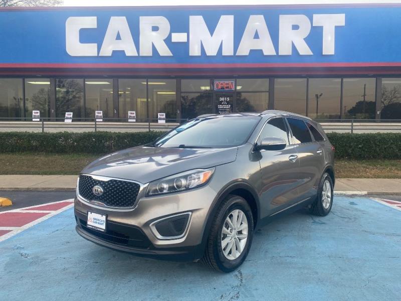 2017 Kia Sorento LX's photo