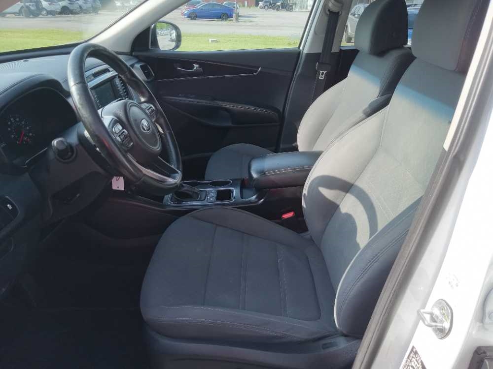 KIA SORENTO LX; L