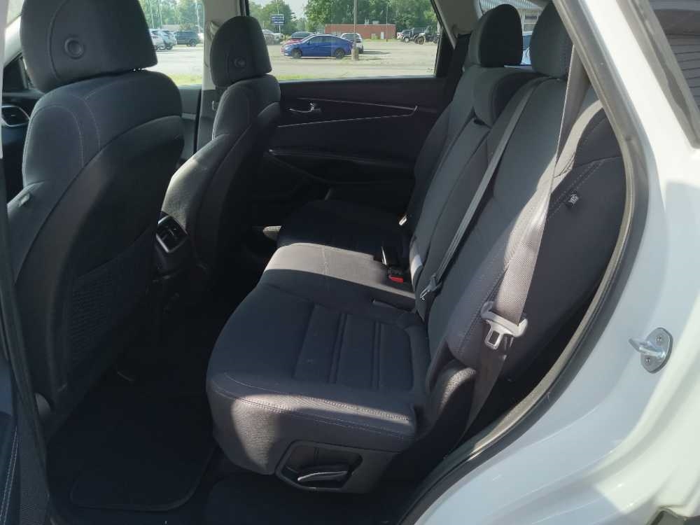 KIA SORENTO LX; L