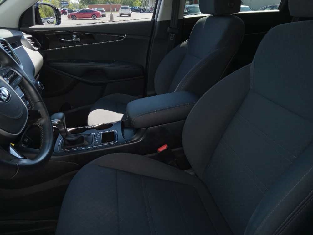 KIA SORENTO LX; L