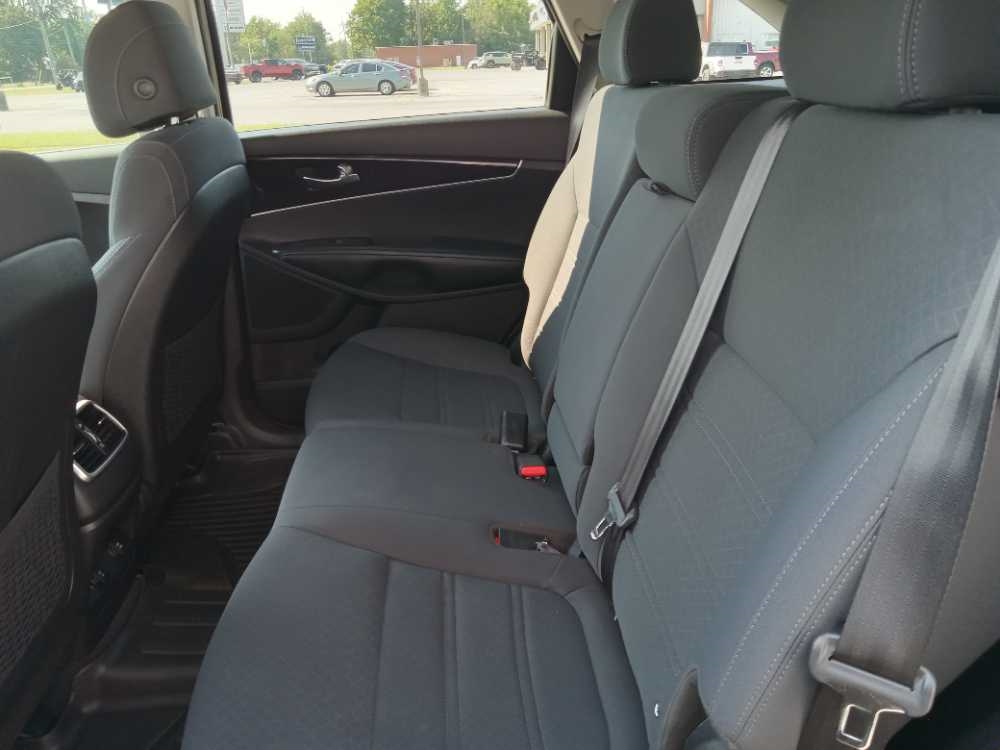 KIA SORENTO LX; L