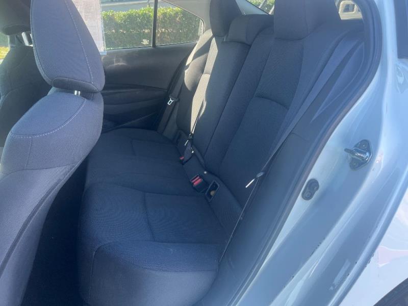 2021 Toyota Corolla LE's photo