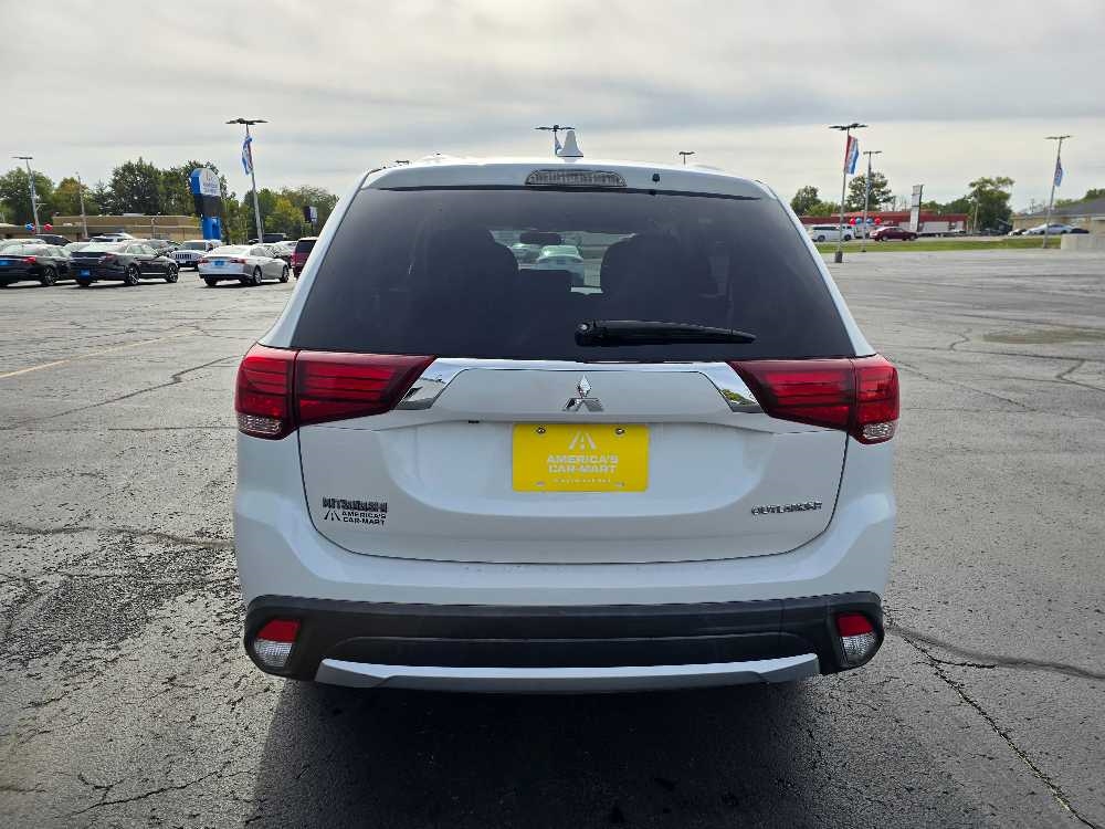 MITSUBISHI OUTLANDER ES