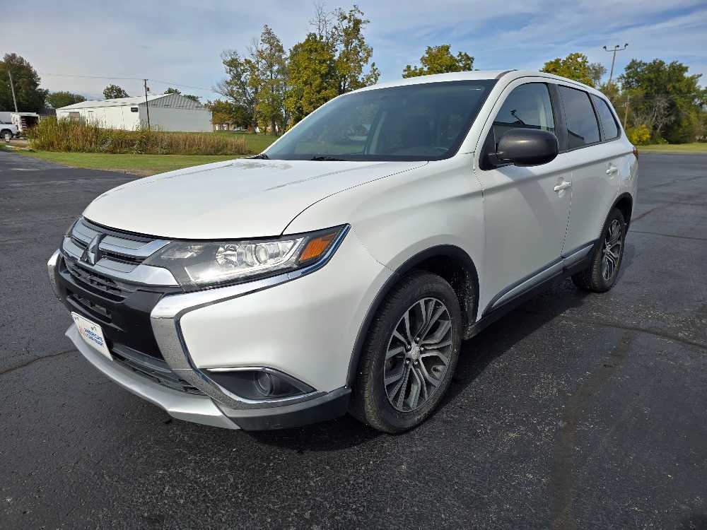 2017 MITSUBISHI OUTLANDER ES