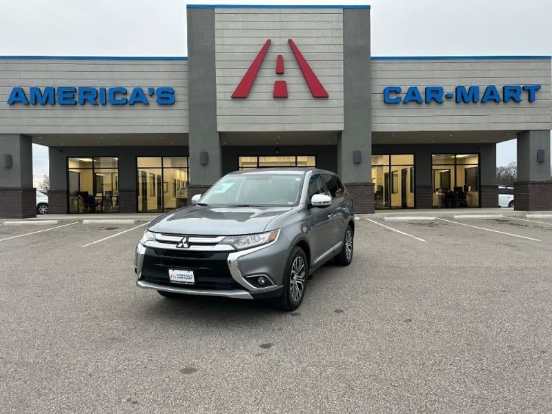 2016 Mitsubishi Outlander SE's photo