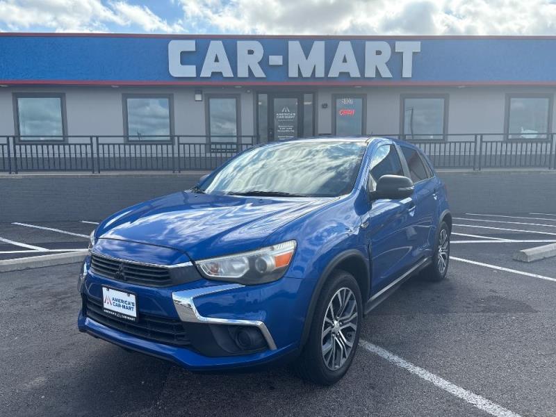 2016 Mitsubishi Outlander ES's photo