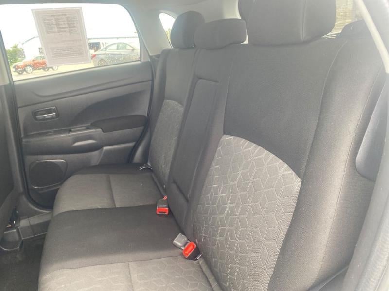 2020 Mitsubishi Outlander Sport ES's photo