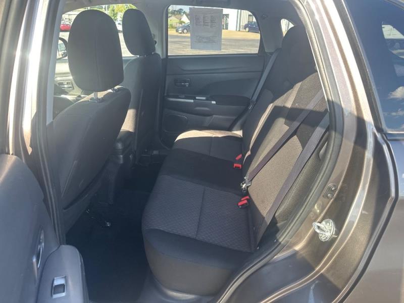 2019 Mitsubishi Outlander Sport ES's photo