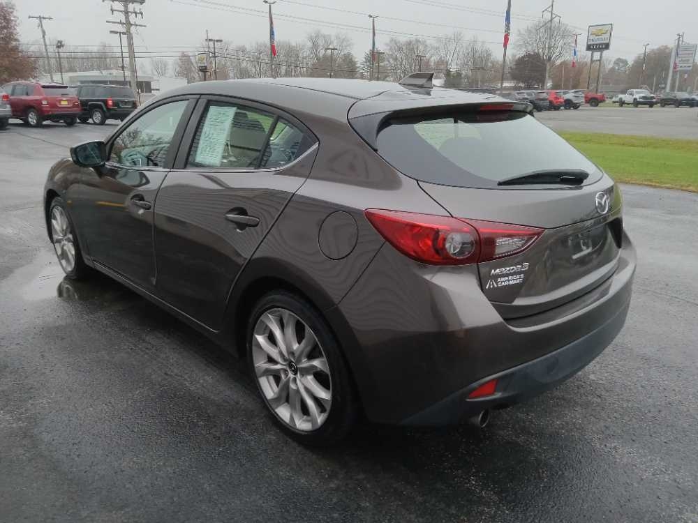 MAZDA MAZDA3 TOURING