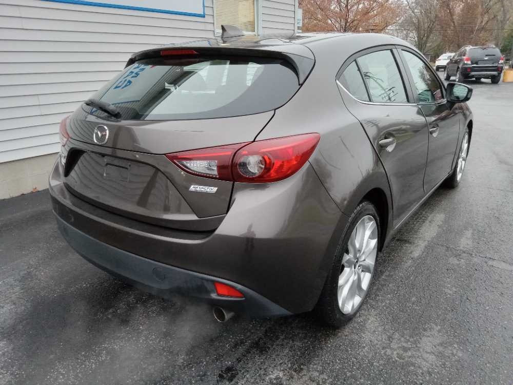 MAZDA MAZDA3 TOURING