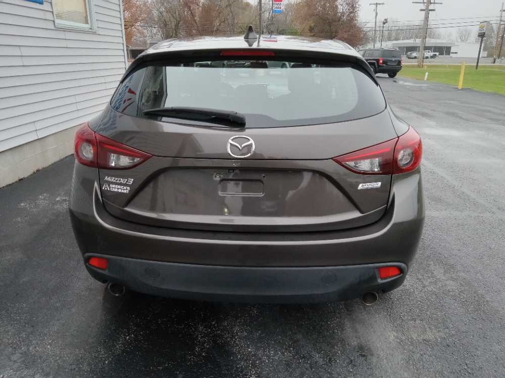 MAZDA MAZDA3 TOURING