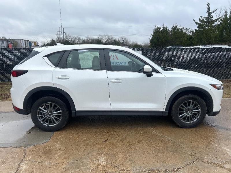 2017 Mazda CX-5 Sport's photo