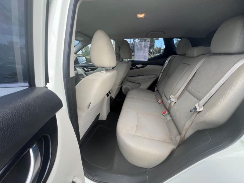 2018 Nissan Rogue Sport SV's photo