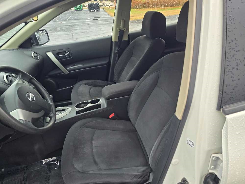 NISSAN ROGUE S; SL; SV