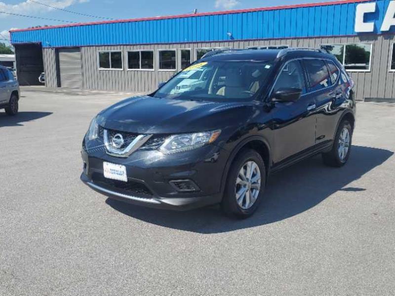 2016 Nissan Rogue SV's photo