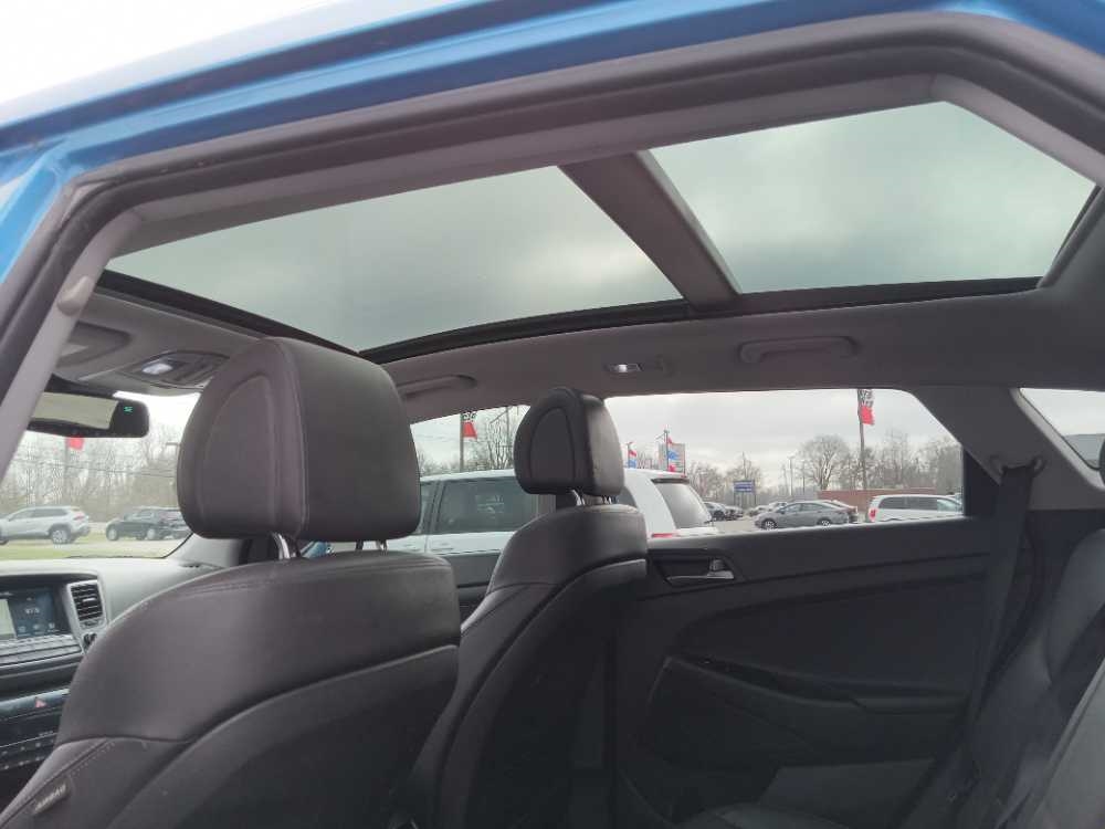 HYUNDAI TUCSON LIMITED; SPOR