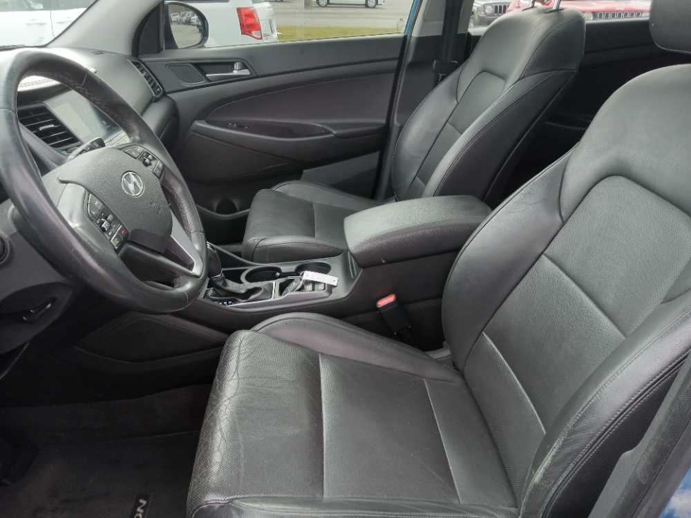 HYUNDAI TUCSON LIMITED; SPOR