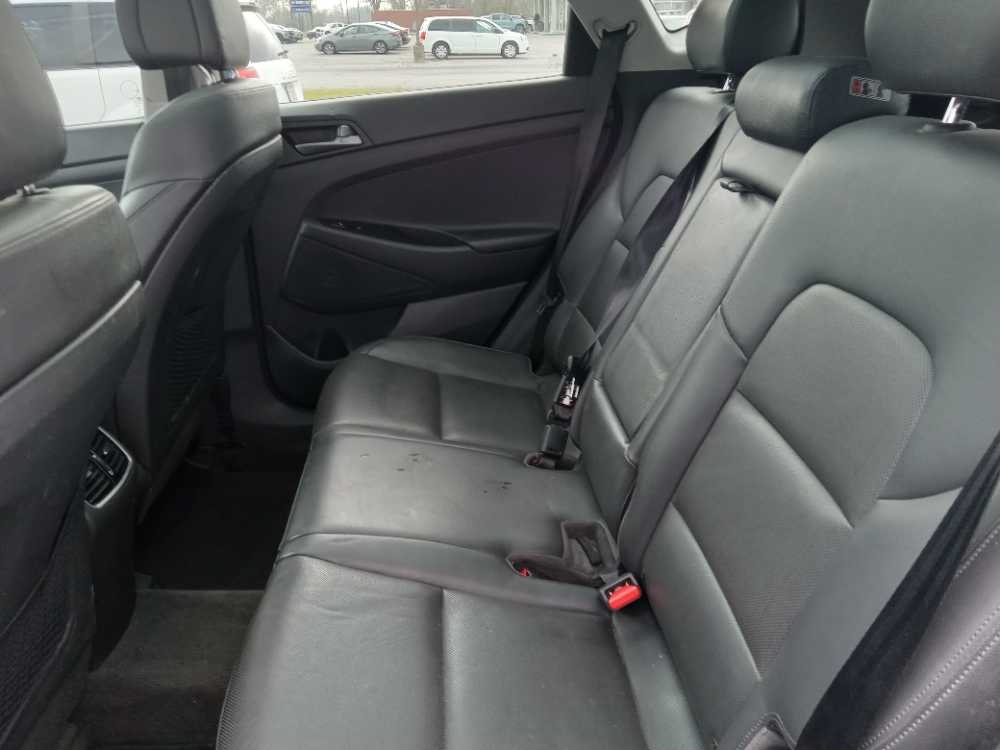 HYUNDAI TUCSON LIMITED; SPOR