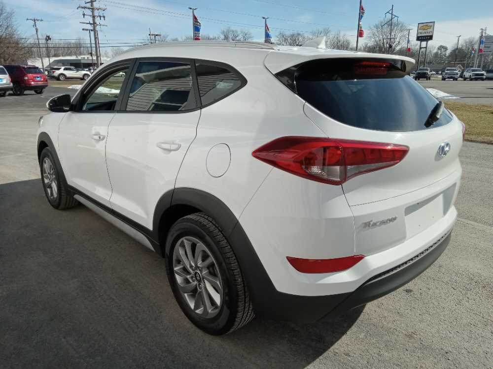 HYUNDAI TUCSON BASE; SPORT;