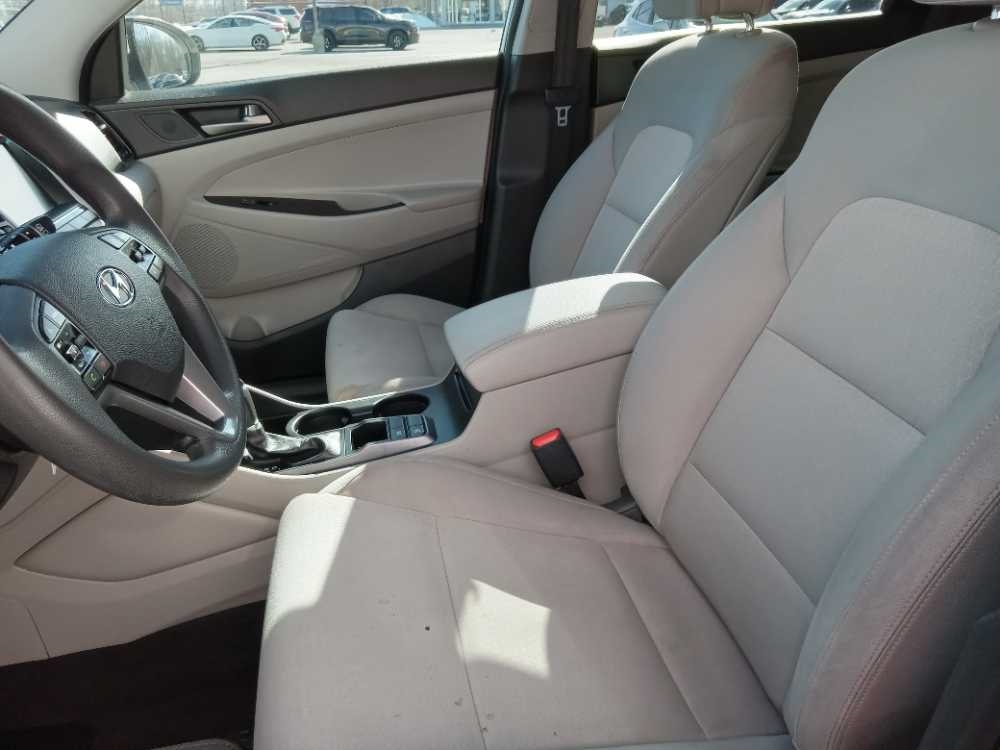 HYUNDAI TUCSON BASE; SPORT;