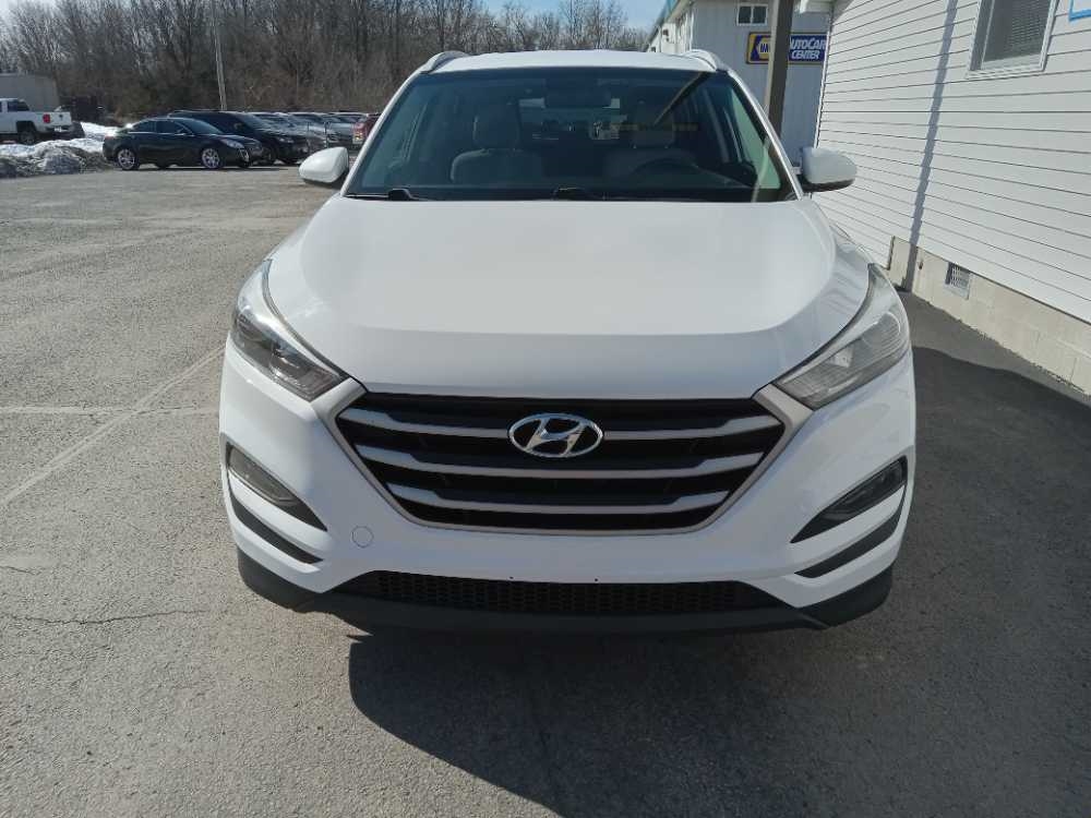 HYUNDAI TUCSON BASE; SPORT;