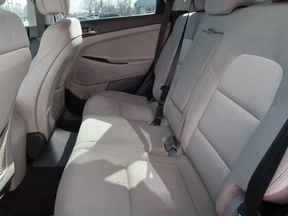 HYUNDAI TUCSON BASE; SPORT;