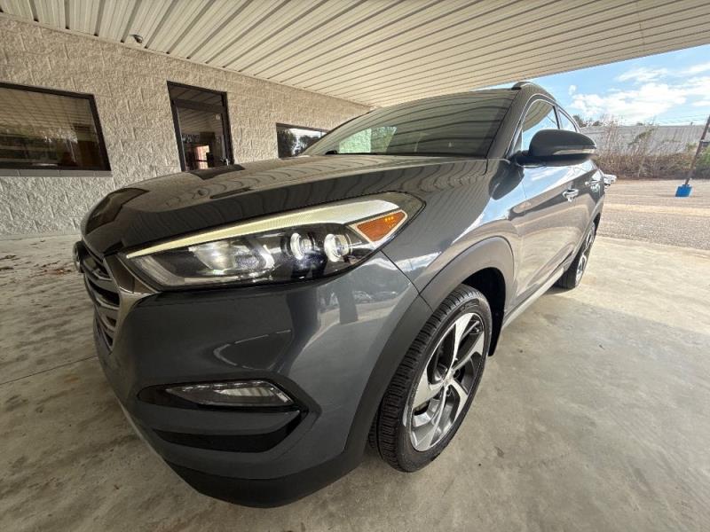 2017 Hyundai Tucson Limited's photo