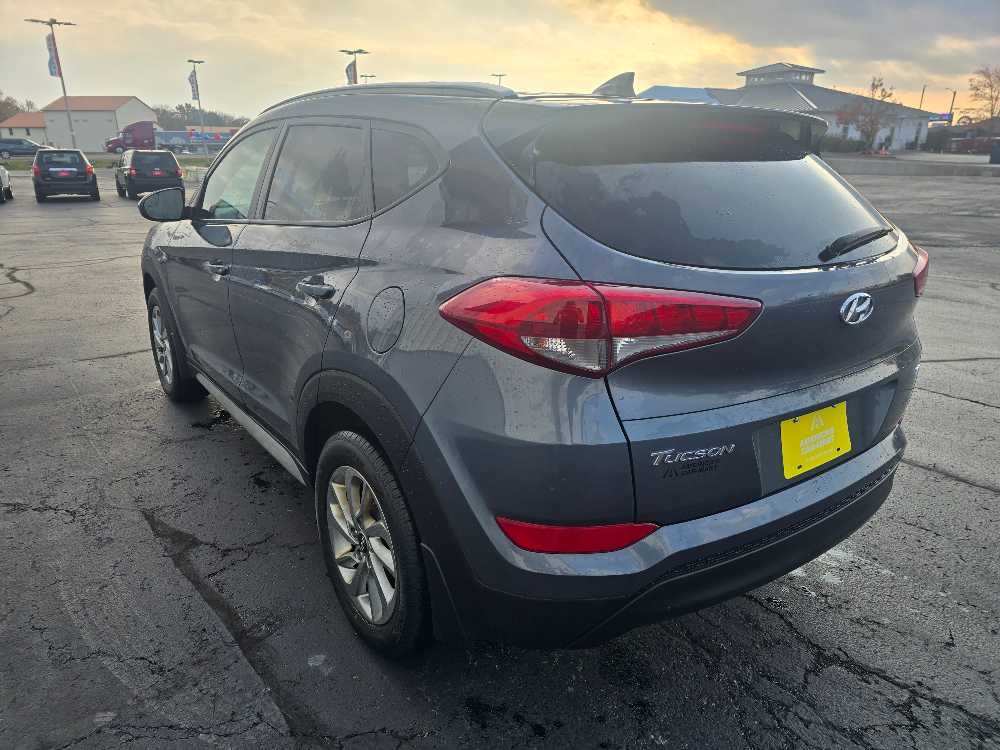 HYUNDAI TUCSON BASE; SPORT;