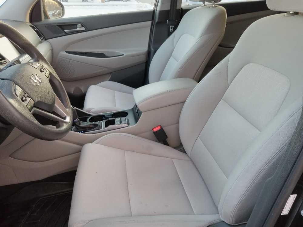 HYUNDAI TUCSON BASE; SPORT;