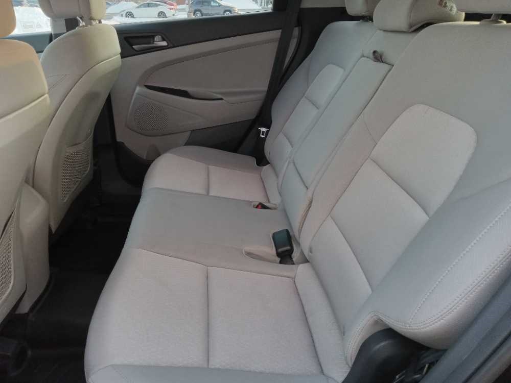 HYUNDAI TUCSON BASE; SPORT;