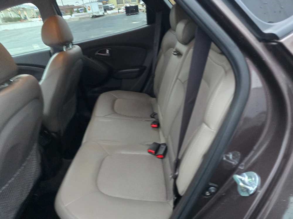 HYUNDAI TUCSON LIMITED; SE