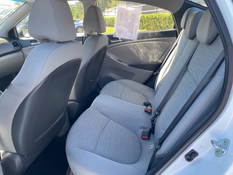 2016 Hyundai Accent SE's photo