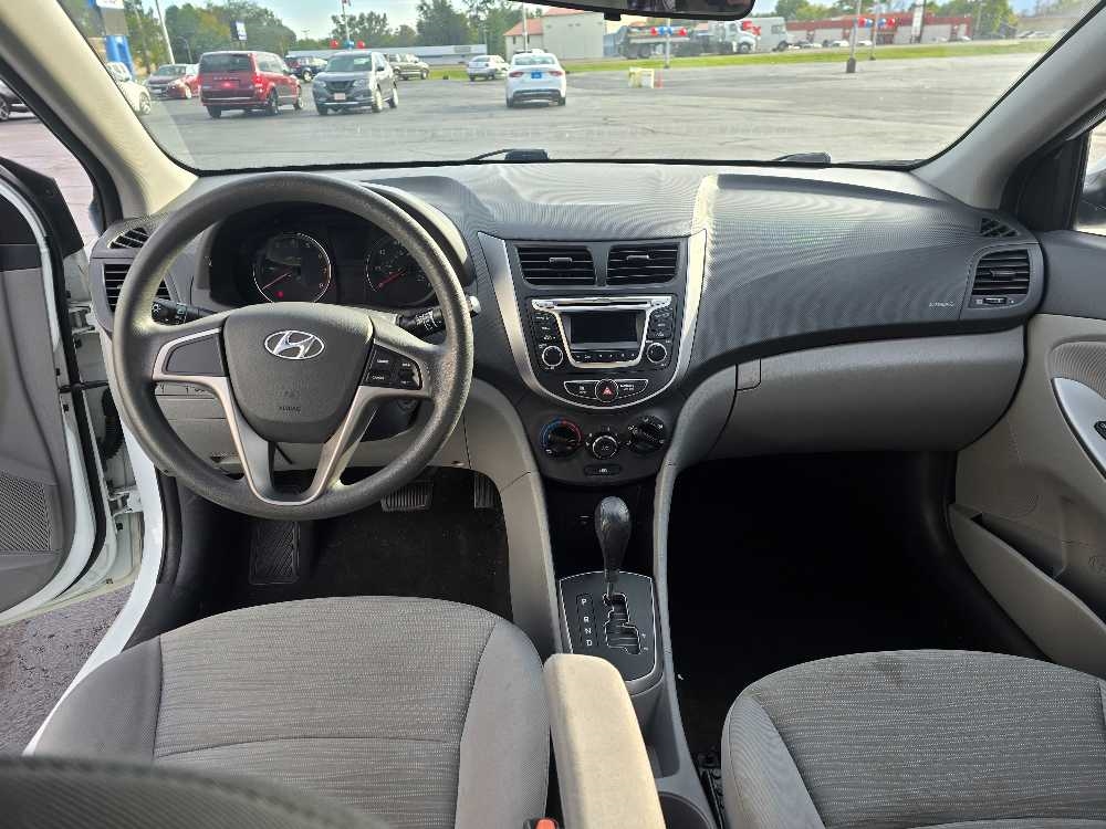 HYUNDAI ACCENT GS; SE