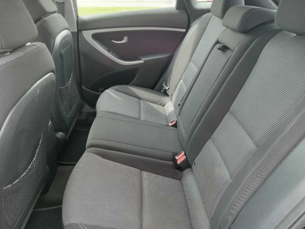 HYUNDAI ELANTRA GT BASE