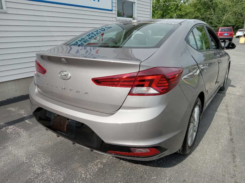HYUNDAI ELANTRA LIMITED; SEL