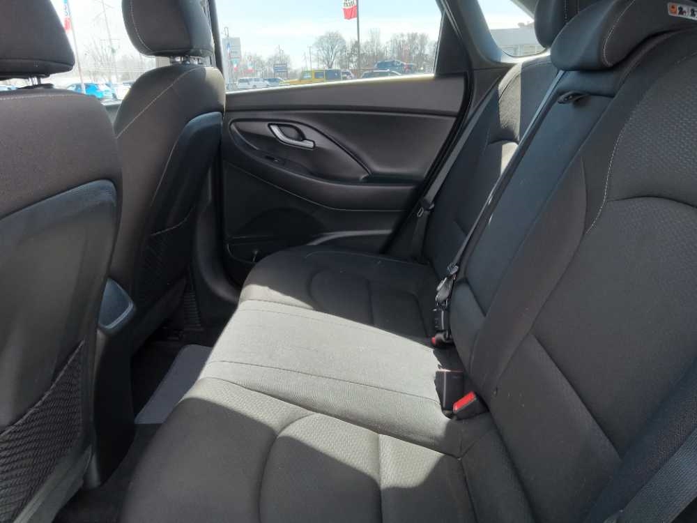 HYUNDAI ELANTRA GT BASE