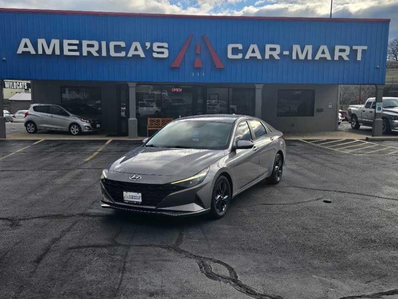 2021 Hyundai Elantra SEL's photo