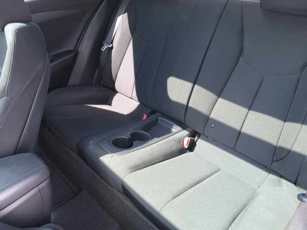 HYUNDAI VELOSTER BASE