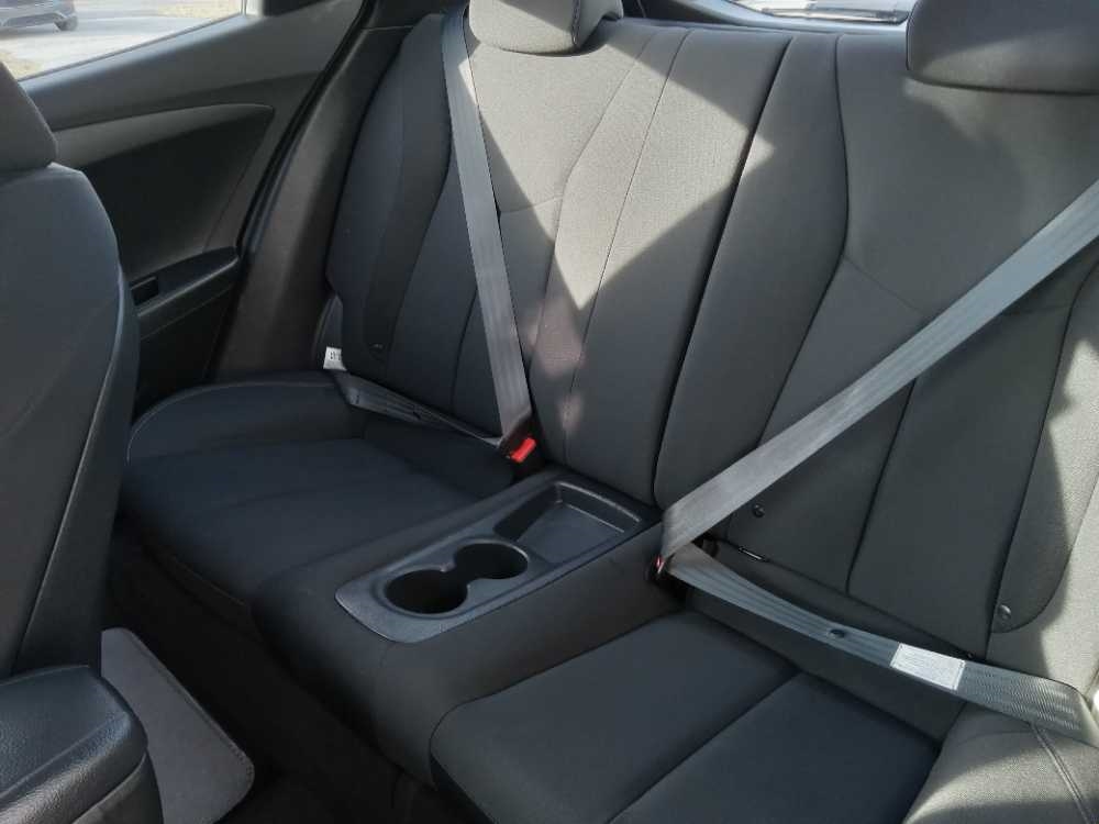 HYUNDAI VELOSTER BASE